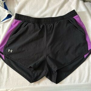 Under armor athletic shorts with pockets